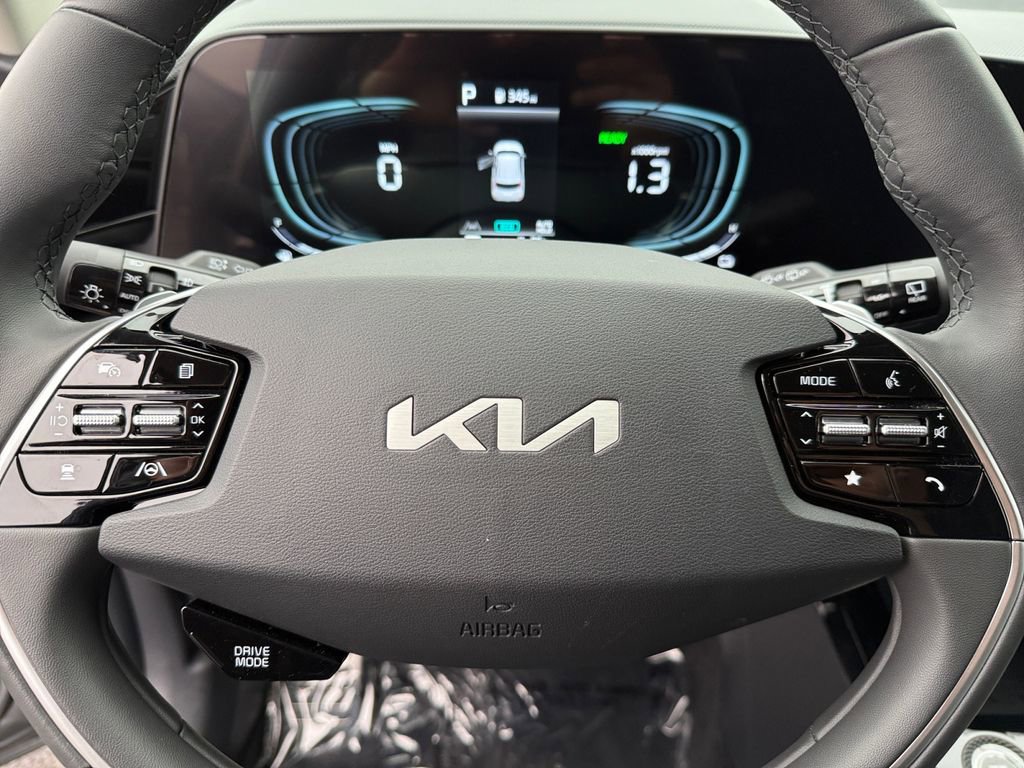 Certified 2025 Kia Niro EX Touring image 22