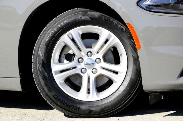 Used 2023 Dodge Charger SXT image 2