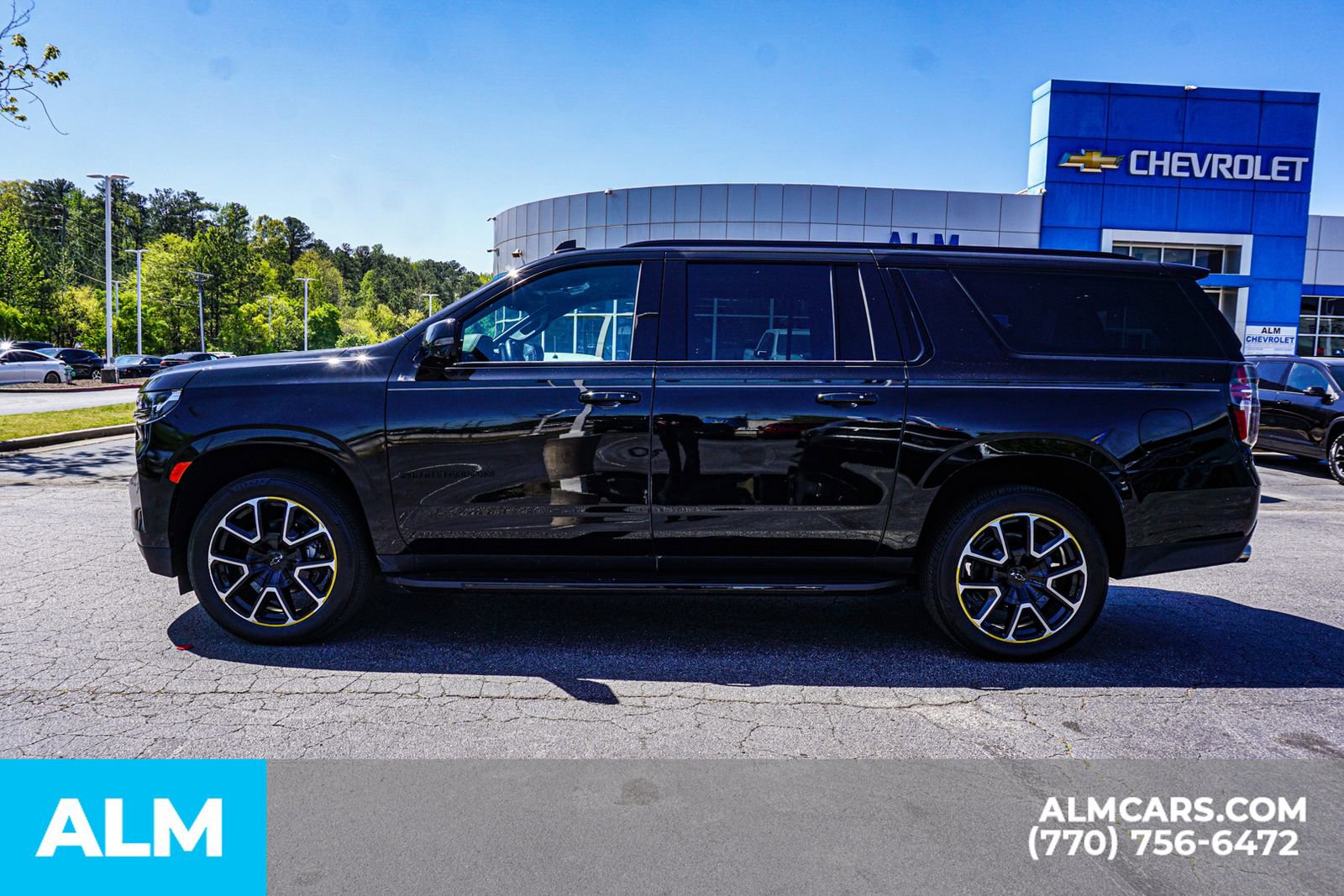 Used 2022 Chevrolet Suburban RST w/ Sport Performance Package AWD/4WD image 10