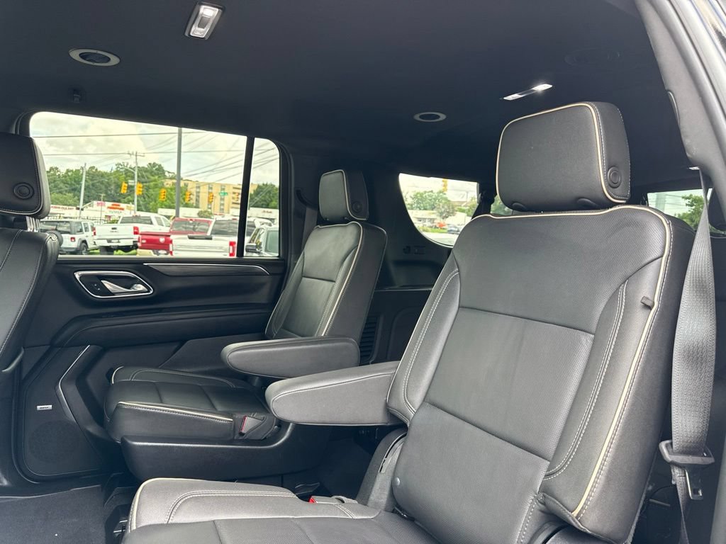 Used 2024 GMC Yukon XL SLT AWD/4WD image 28