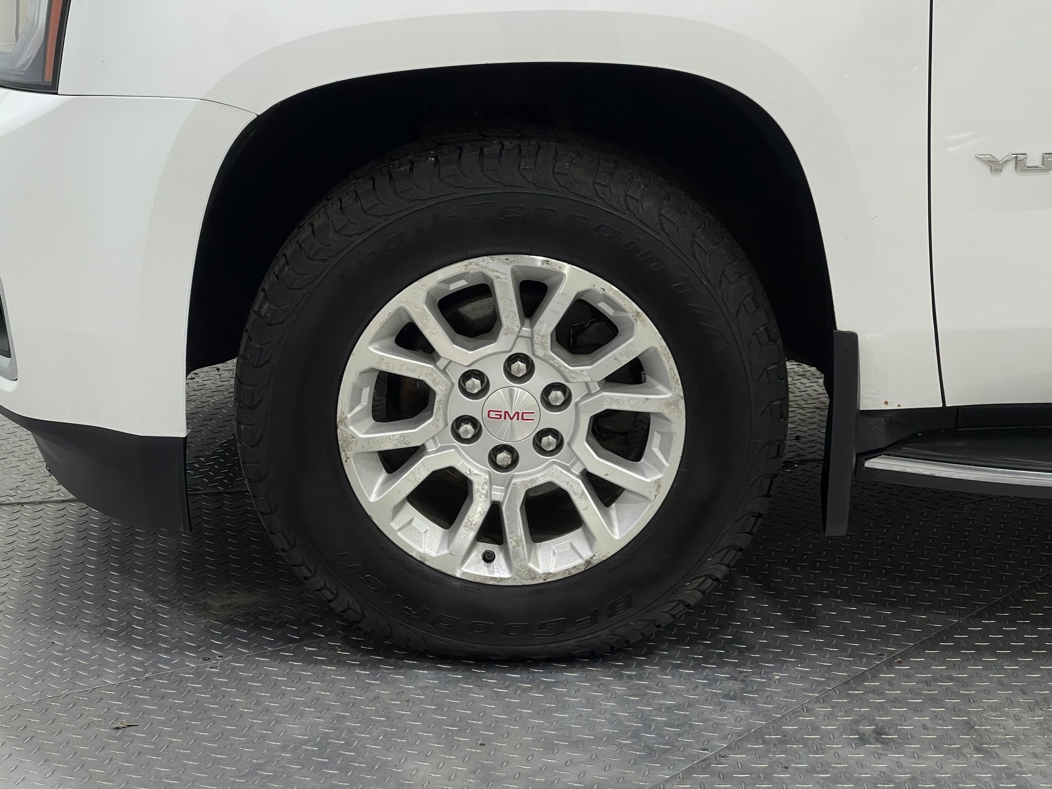 Used 2016 GMC Yukon SLE w/ HD Trailering Package image 35