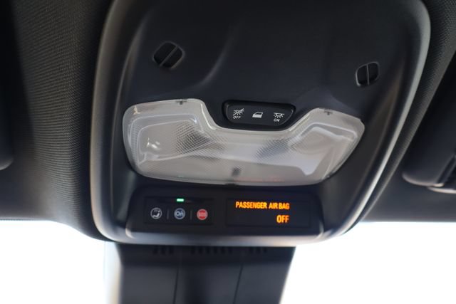 Used 2025 Chevrolet Colorado Trail Boss AWD/4WD image 19