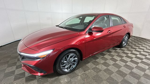Certified 2024 Hyundai Elantra SEL FWD image 6