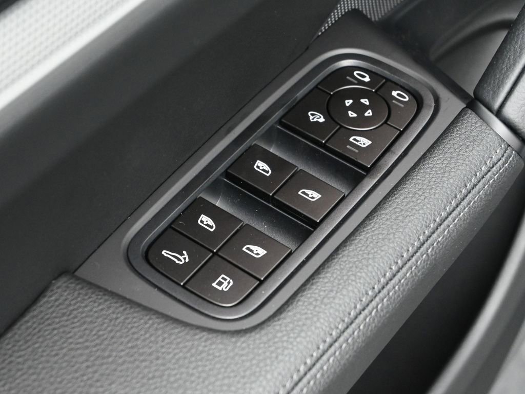 New 2026 Porsche Cayenne S image 9