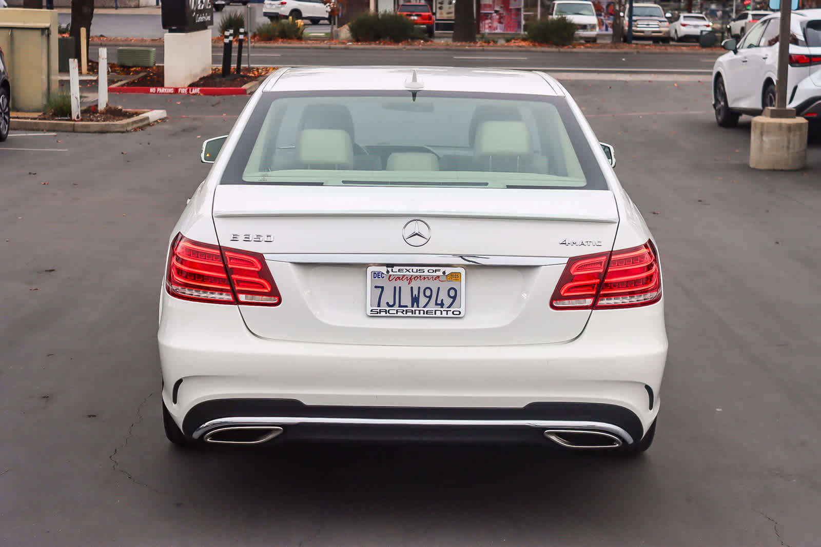 Used 2014 Mercedes-Benz E 350 4MATIC Sedan image 3