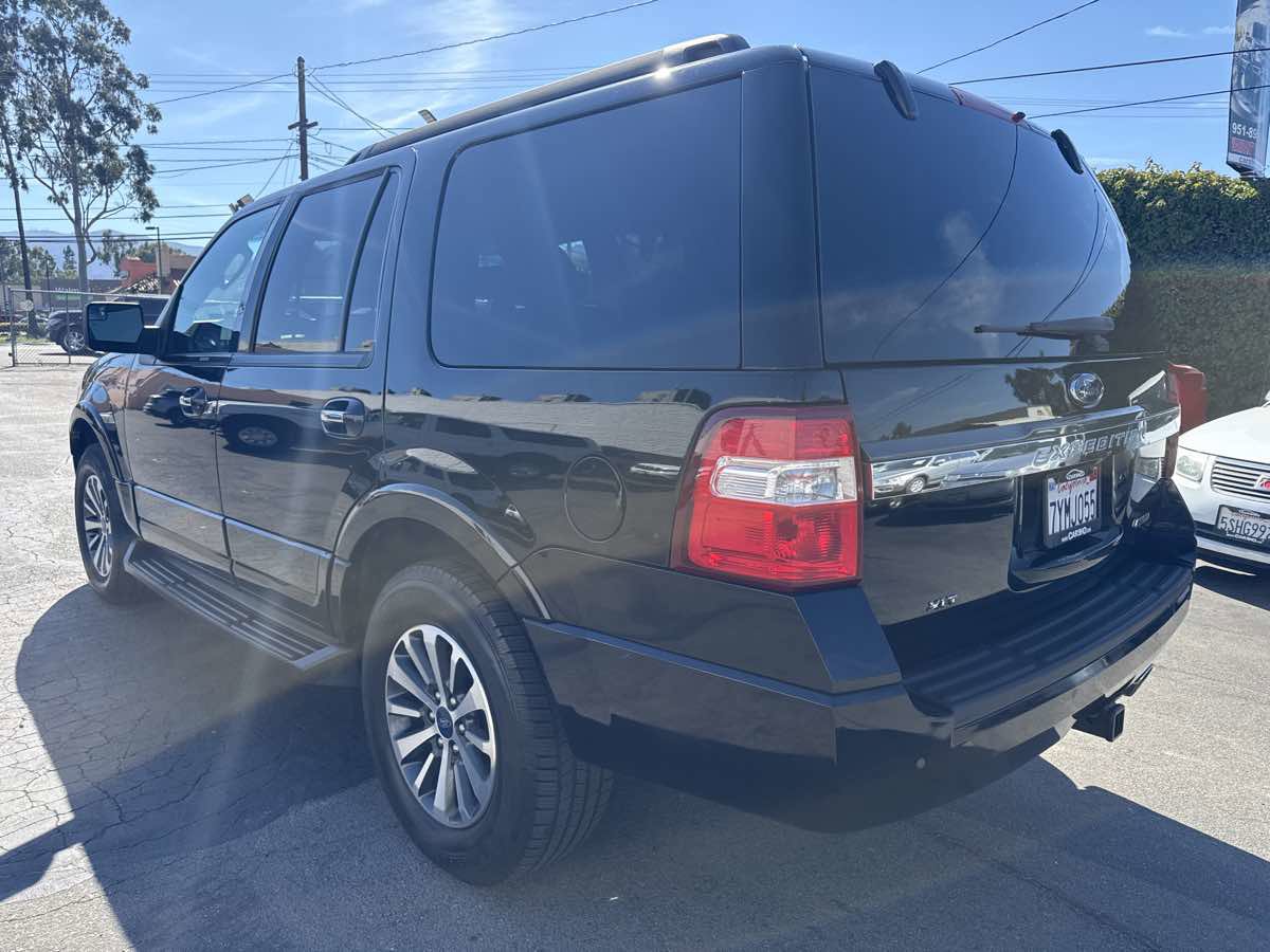 Used 2017 Ford Expedition XLT image 8