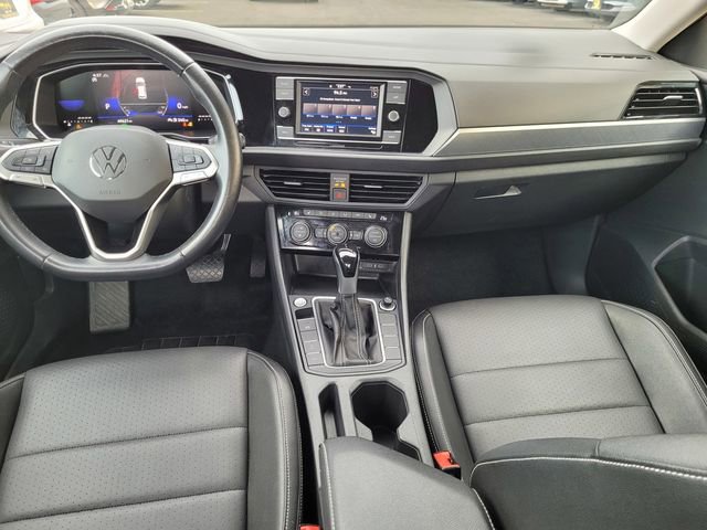 Used 2024 Volkswagen Jetta SE image 6