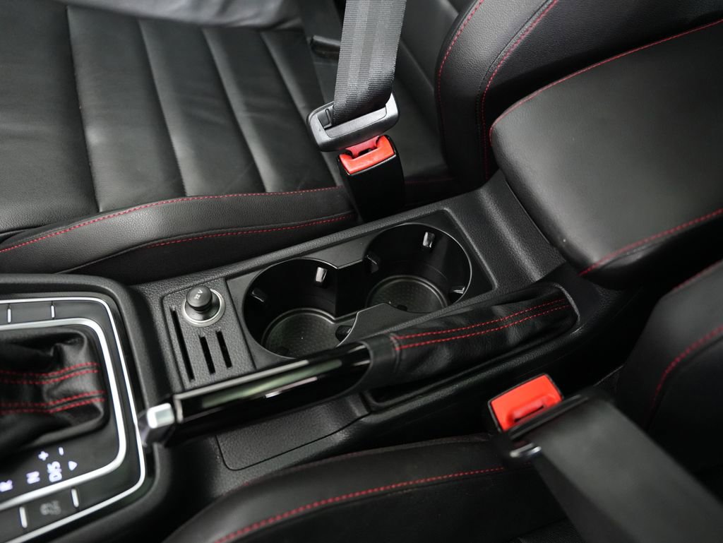 Used 2015 Volkswagen GTI SE FWD image 28