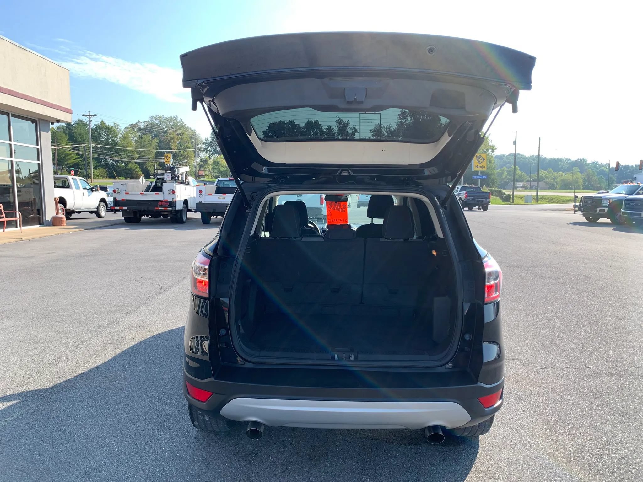 Used 2017 Ford Escape SE AWD/4WD image 30