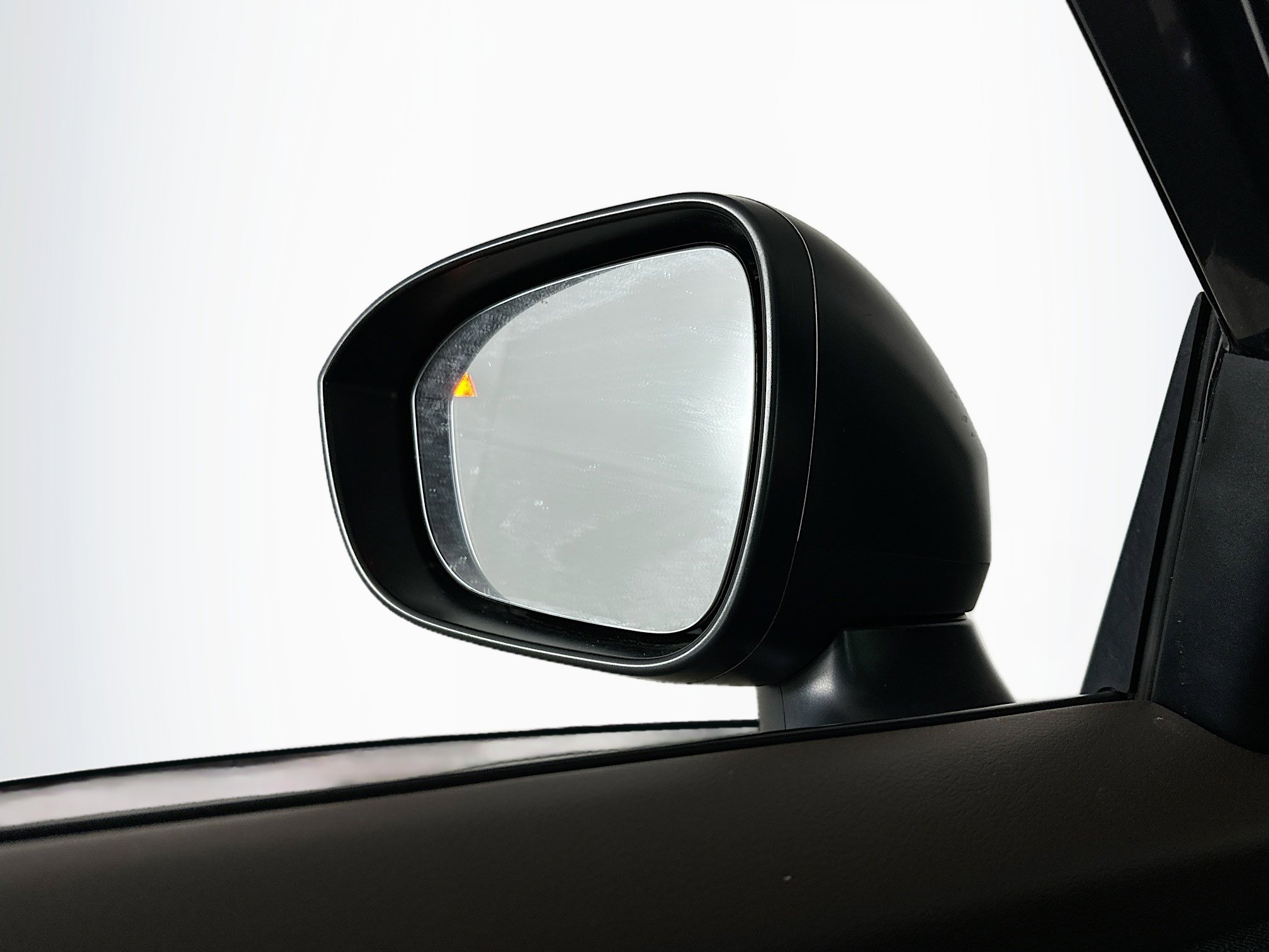 Used 2023 Nissan Rogue S AWD/4WD image 16