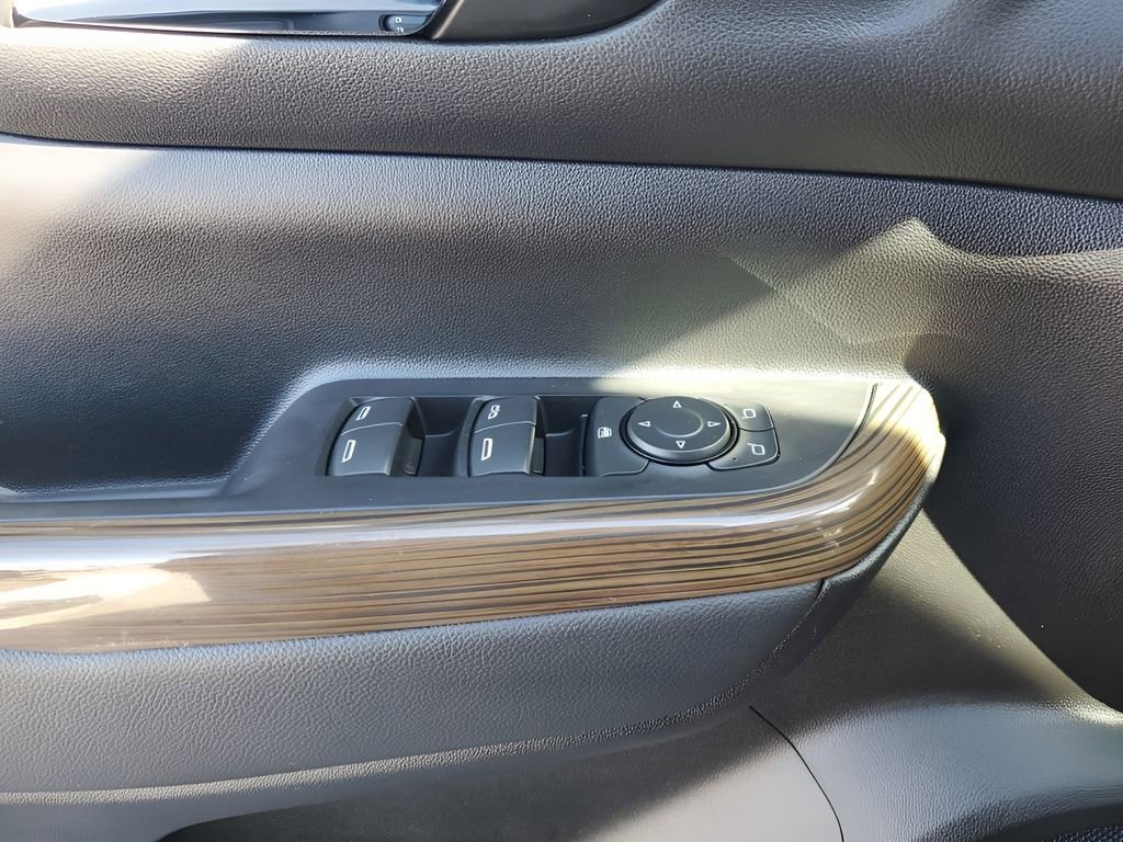 Used 2023 GMC Acadia SLE w/ Elevation Edition image 28