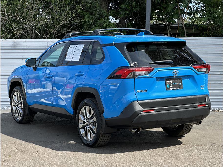 Used 2019 Toyota RAV4 XLE Premium AWD/4WD image 12
