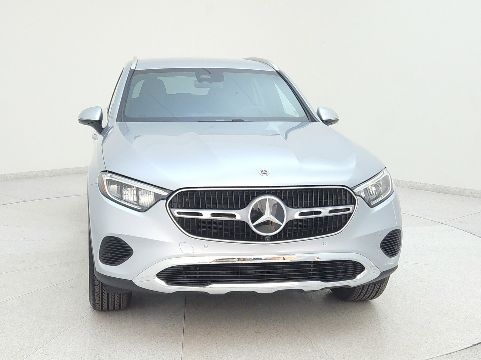 New 2025 Mercedes-Benz GLC 300 image 2