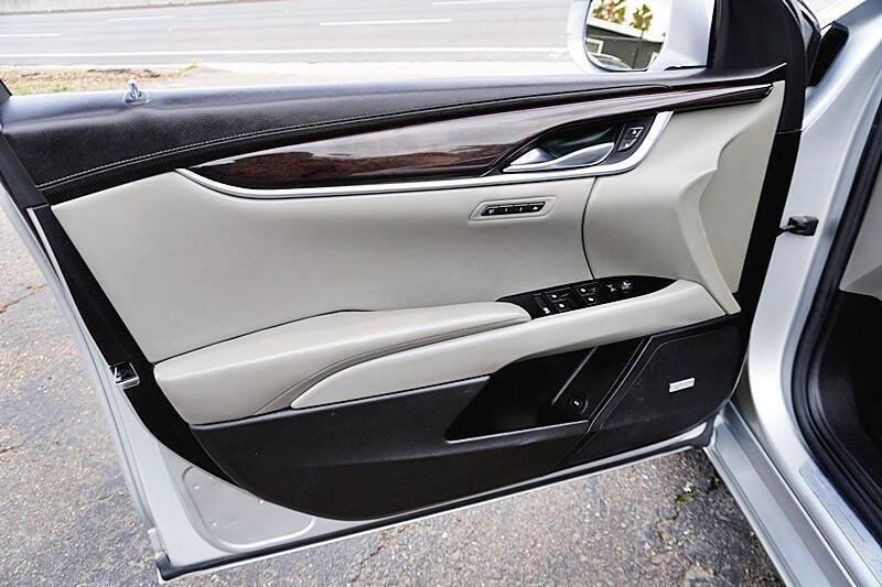 Used 2017 Cadillac XTS Luxury image 22