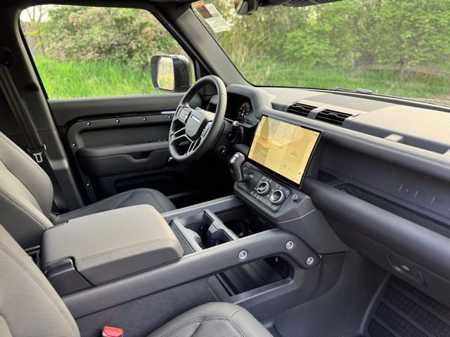 New 2026 Land Rover Defender 110 X-Dynamic SE AWD/4WD image 19
