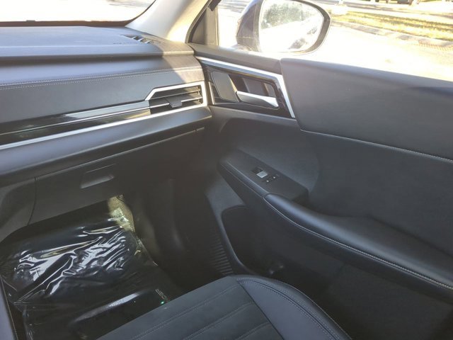 Used 2023 Mitsubishi Outlander SE image 17