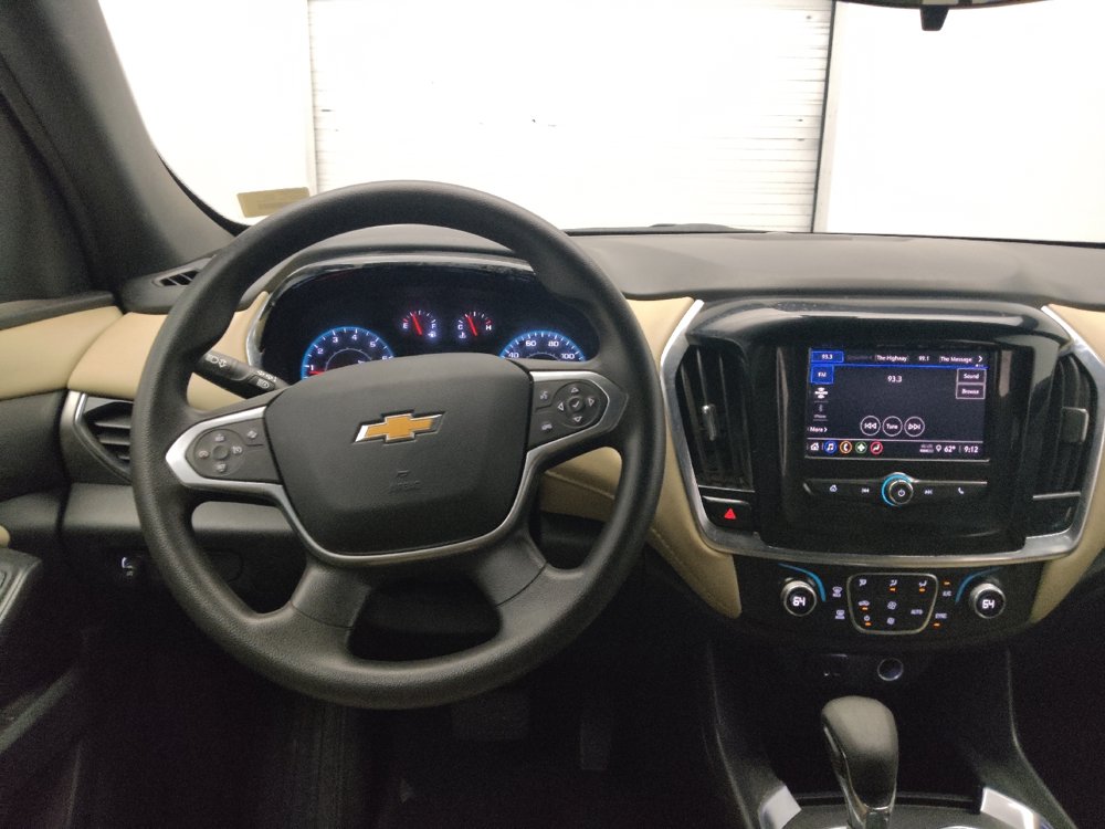 Used 2023 Chevrolet Traverse LS FWD image 22