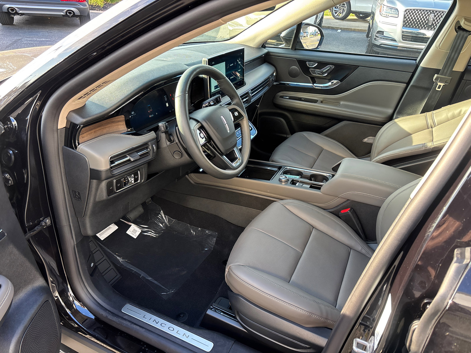 New 2026 Lincoln Corsair Reserve image 25