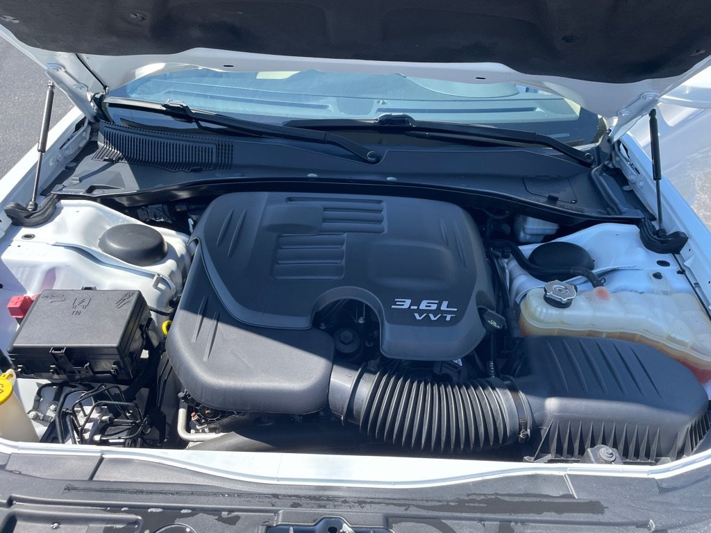 Used 2013 Chrysler 300 RWD image 10
