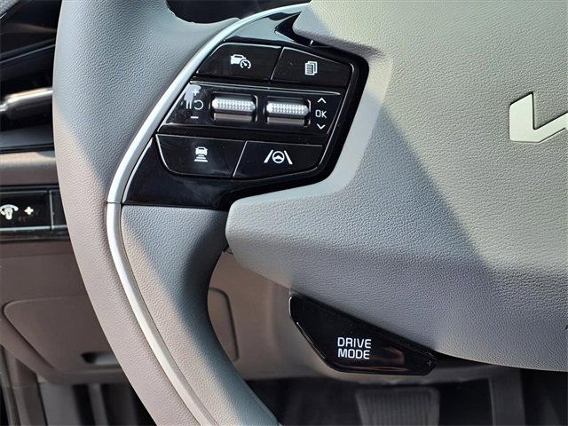 New 2025 Kia Niro EX image 13