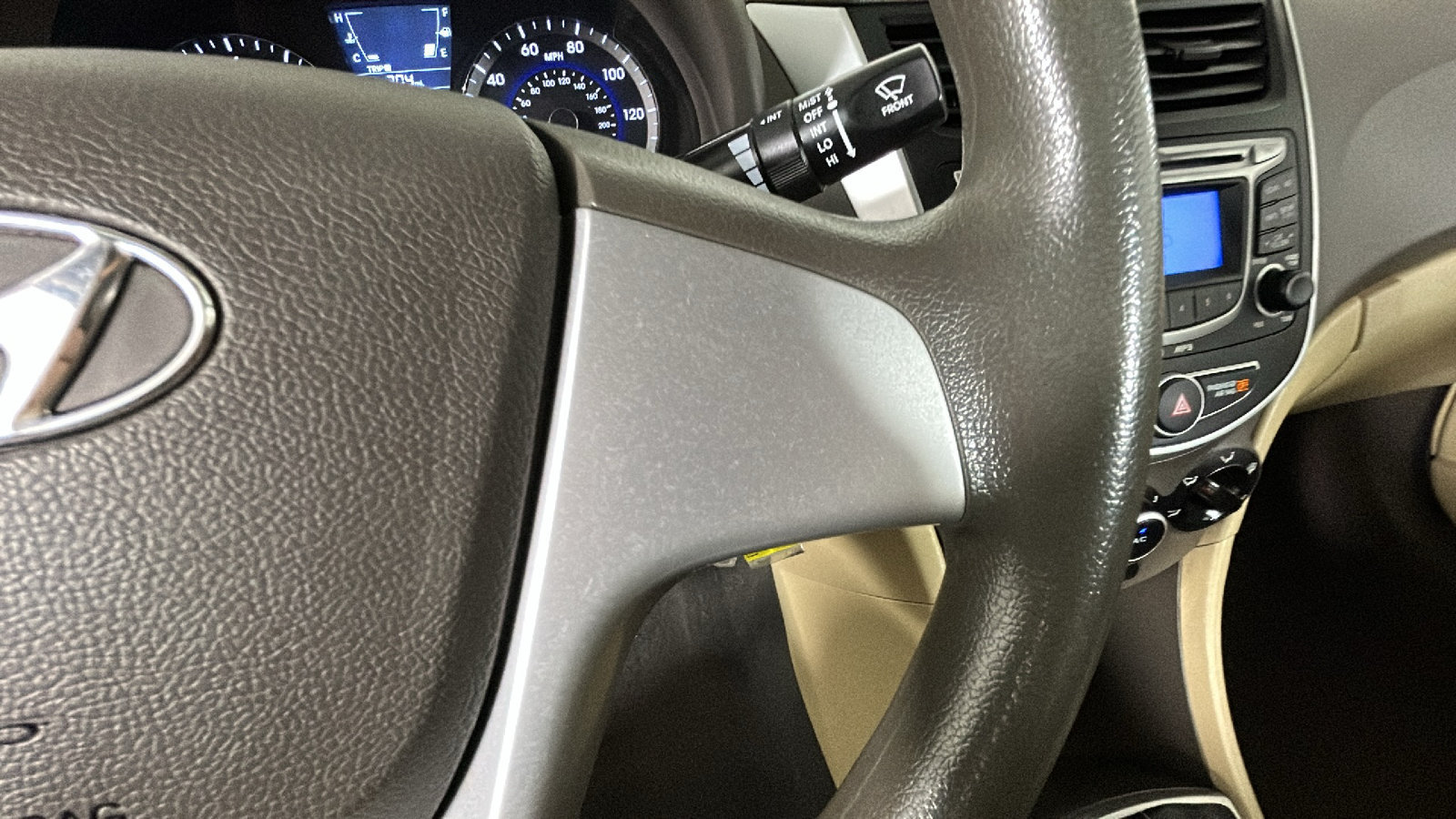 Used 2013 Hyundai Accent GLS FWD image 21