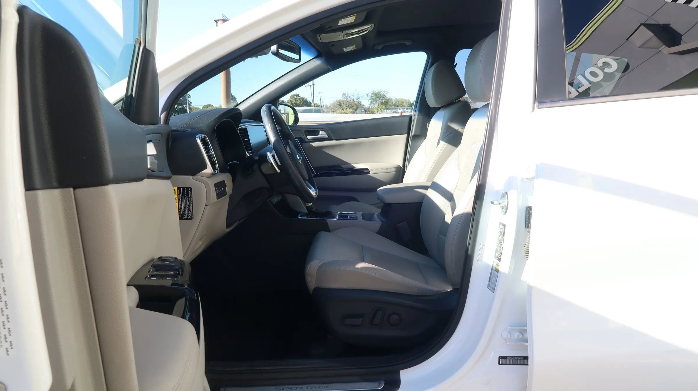 Used 2022 Kia Sportage Nightfall Edition w/ Nightfall Fwd Premium Package image 15