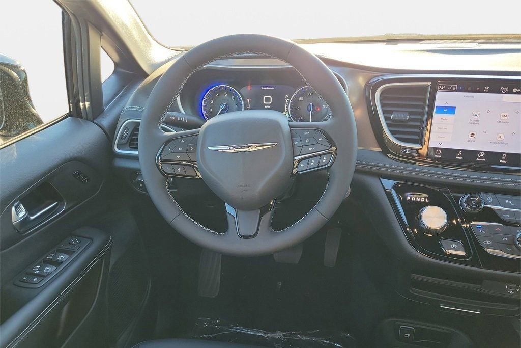 New 2026 Chrysler Pacifica Select w/ S Appearance Package AWD/4WD image 15