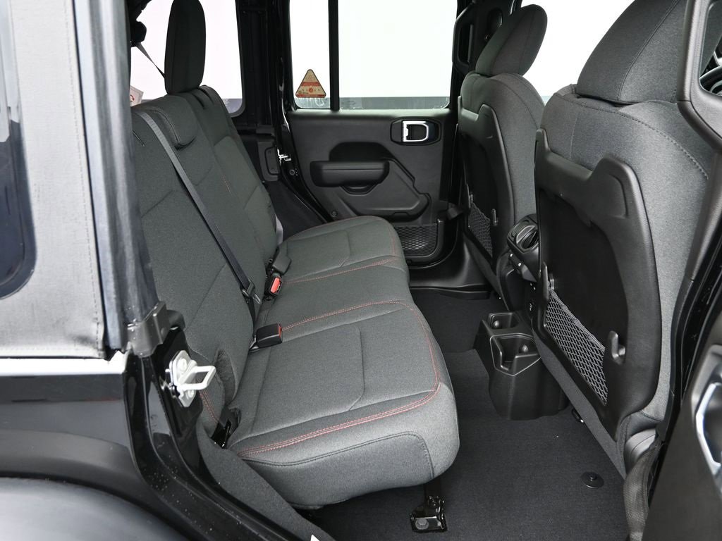 New 2025 Jeep Wrangler Unlimited Rubicon w/ Technology Group image 16