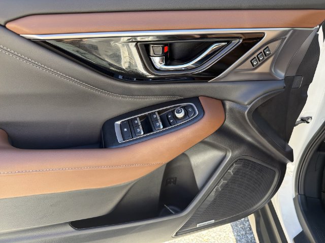 Used 2025 Subaru Outback Touring XT AWD/4WD image 13