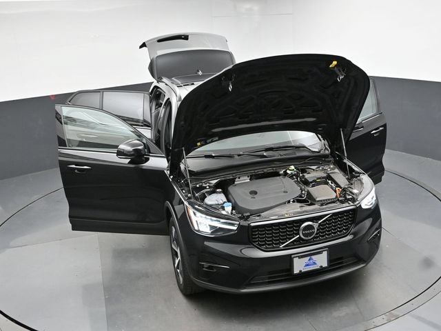 Used 2025 Volvo XC40 B5 Plus AWD/4WD image 48