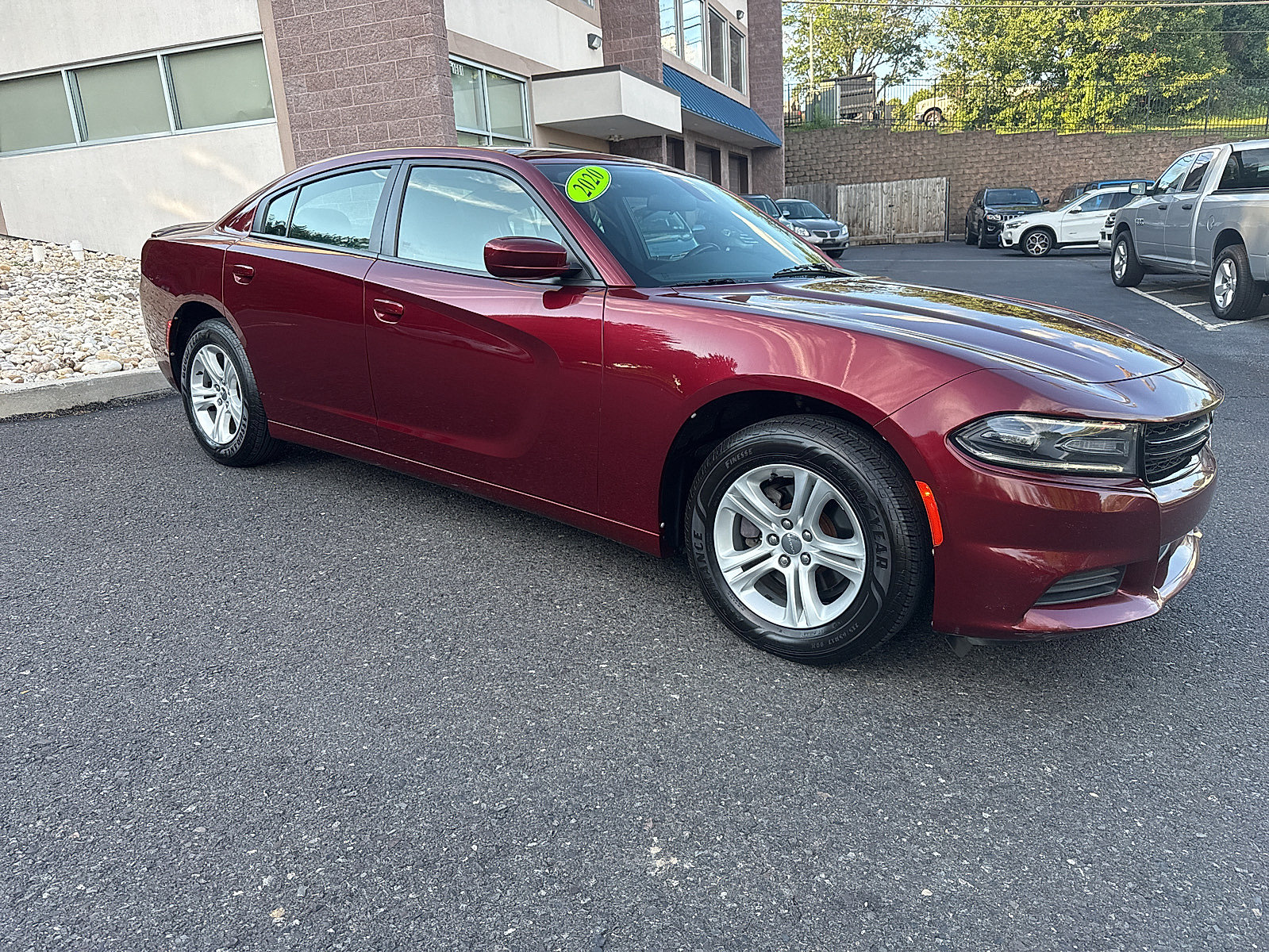Used 2020 Dodge Charger SXT RWD image 2