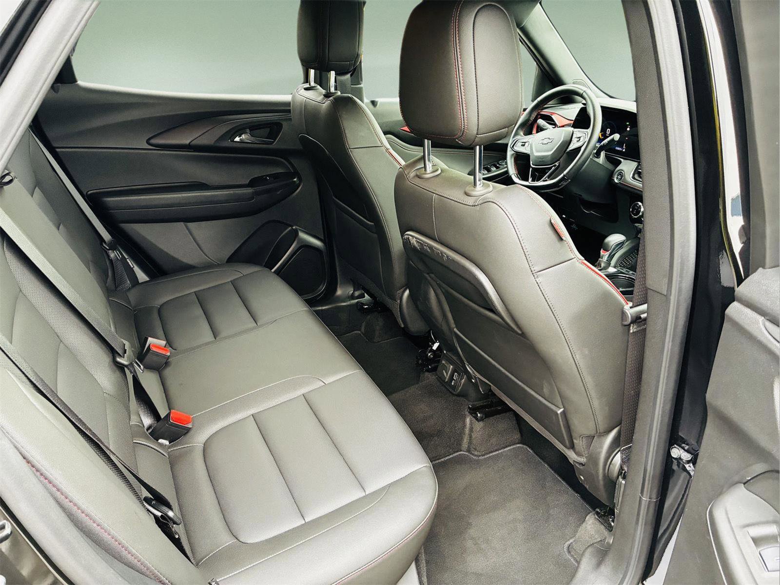 Used 2024 Chevrolet TrailBlazer RS w/ Convenience Package image 35