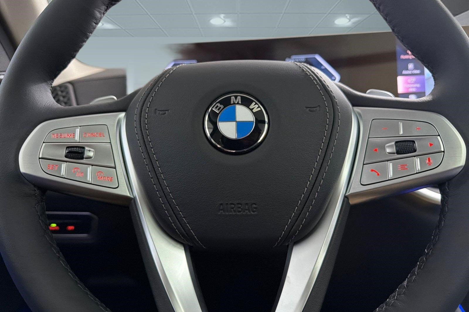 Used 2026 BMW X7 xDrive40i w/ Premium Package AWD/4WD image 11