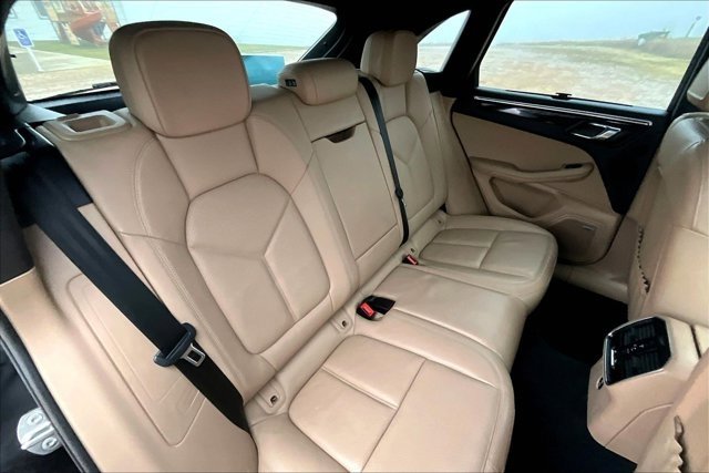 Used 2022 Porsche Macan image 25