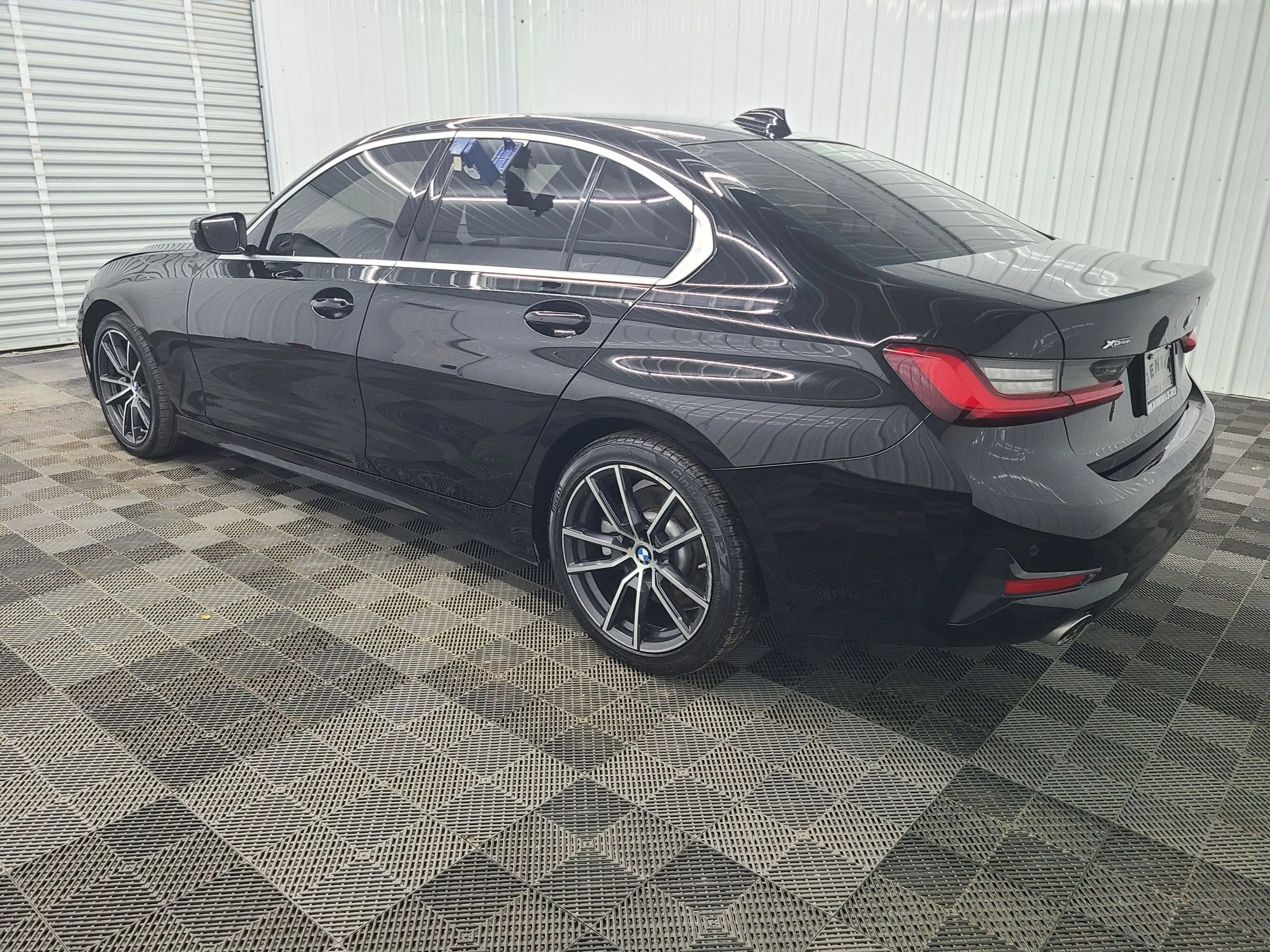 Used 2020 BMW 330i xDrive Sedan w/ Convenience Package image 9