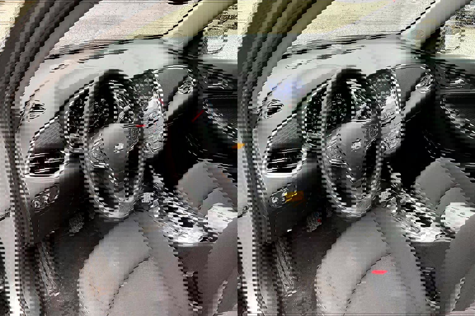 Used 2024 Chevrolet Malibu LT image 18