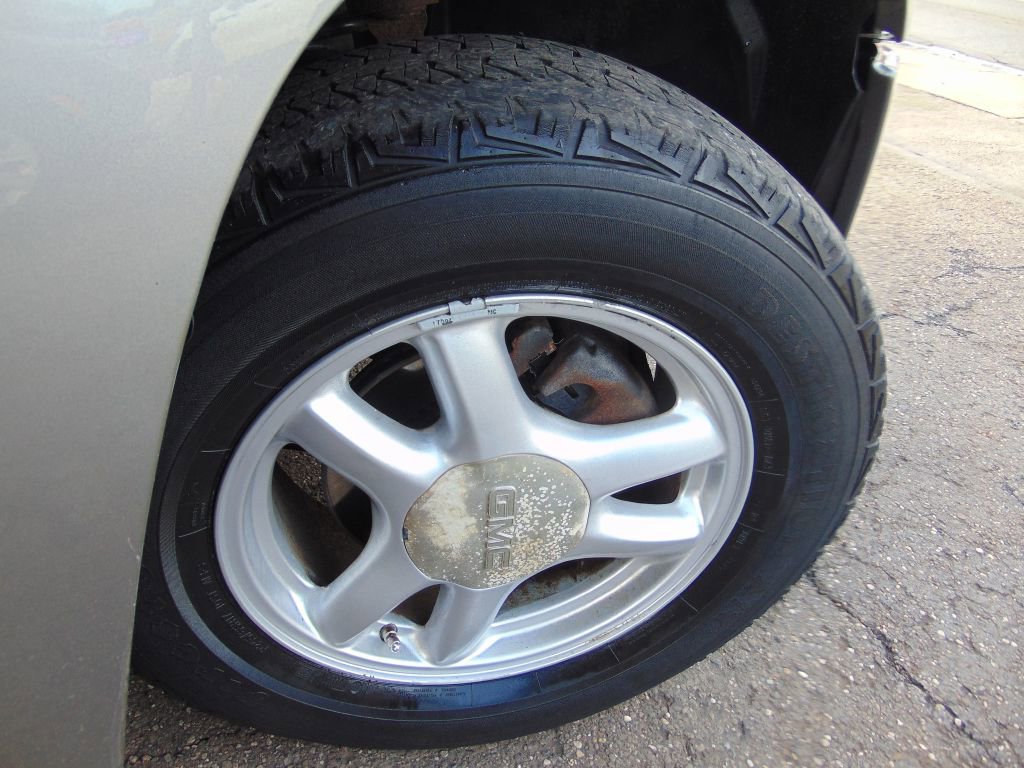 Used 2007 GMC Envoy SLE image 28