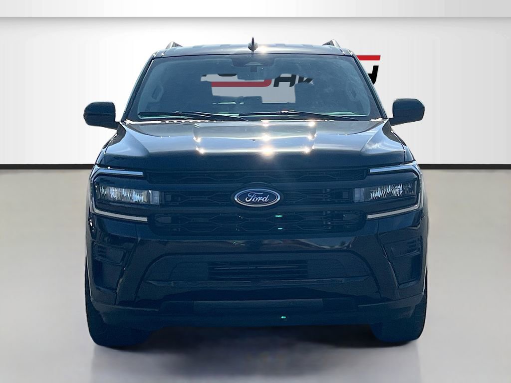 Used 2022 Ford Expedition XLT RWD image 2