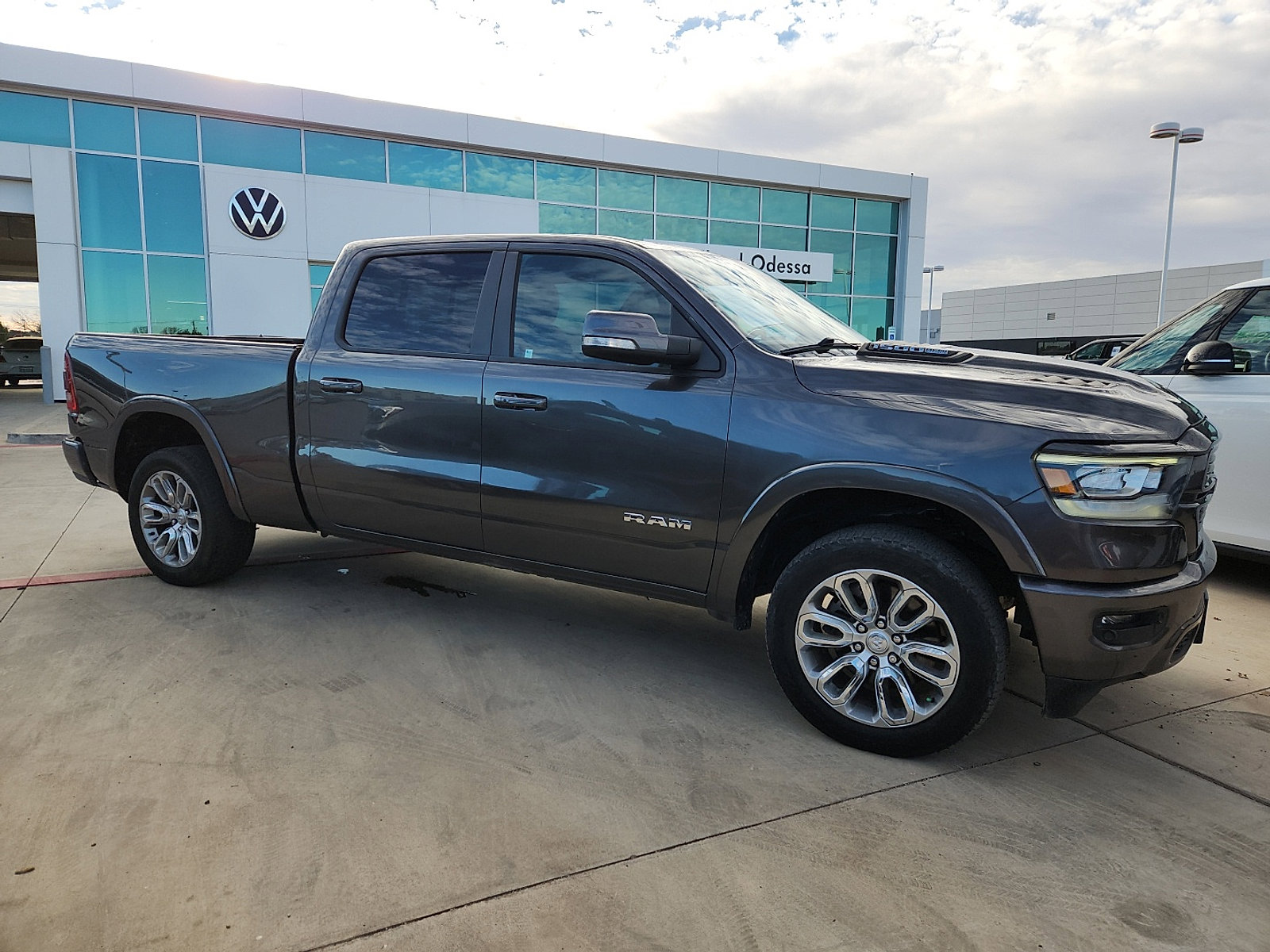 Used 2022 RAM 1500 Laramie w/ Sport Appearance Package image 8