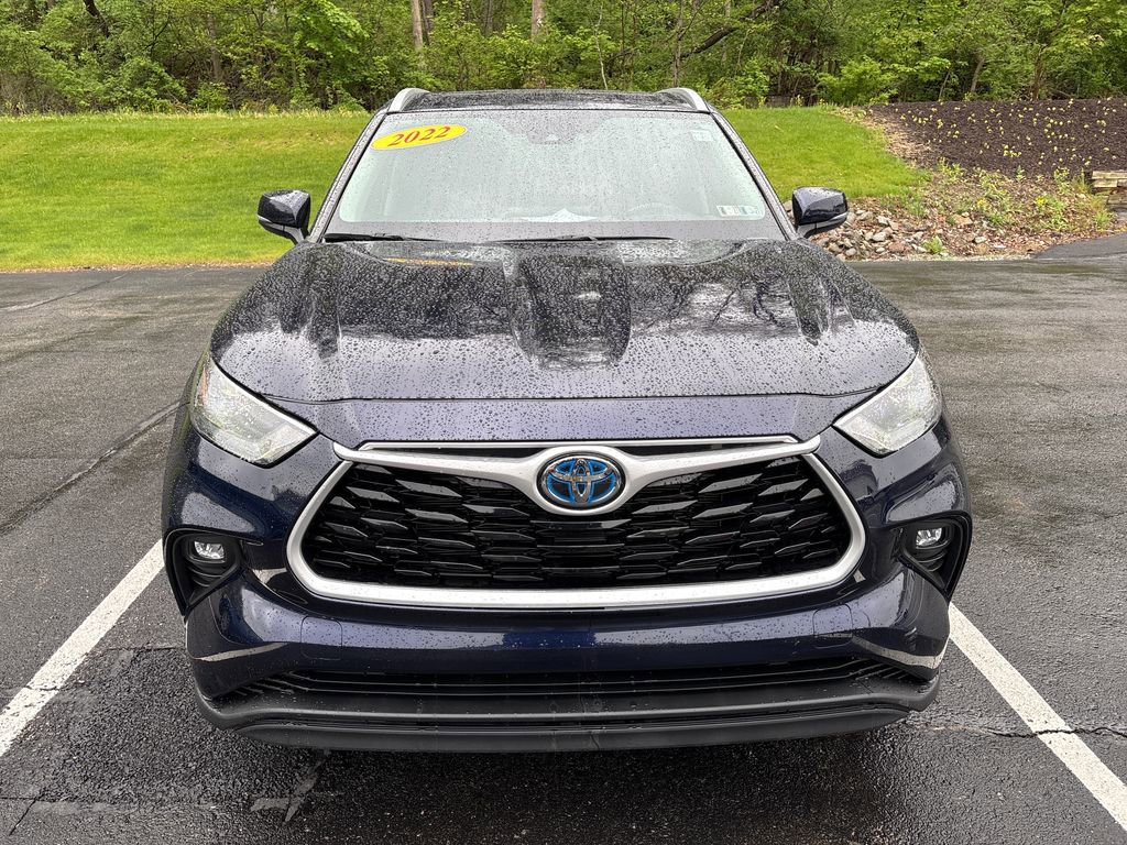 Used 2022 Toyota Highlander XLE AWD/4WD image 8