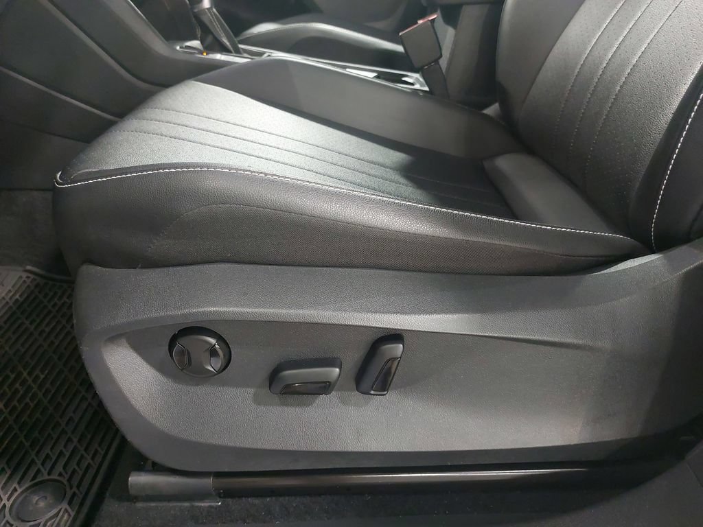 Used 2022 Volkswagen Tiguan SE AWD/4WD image 29