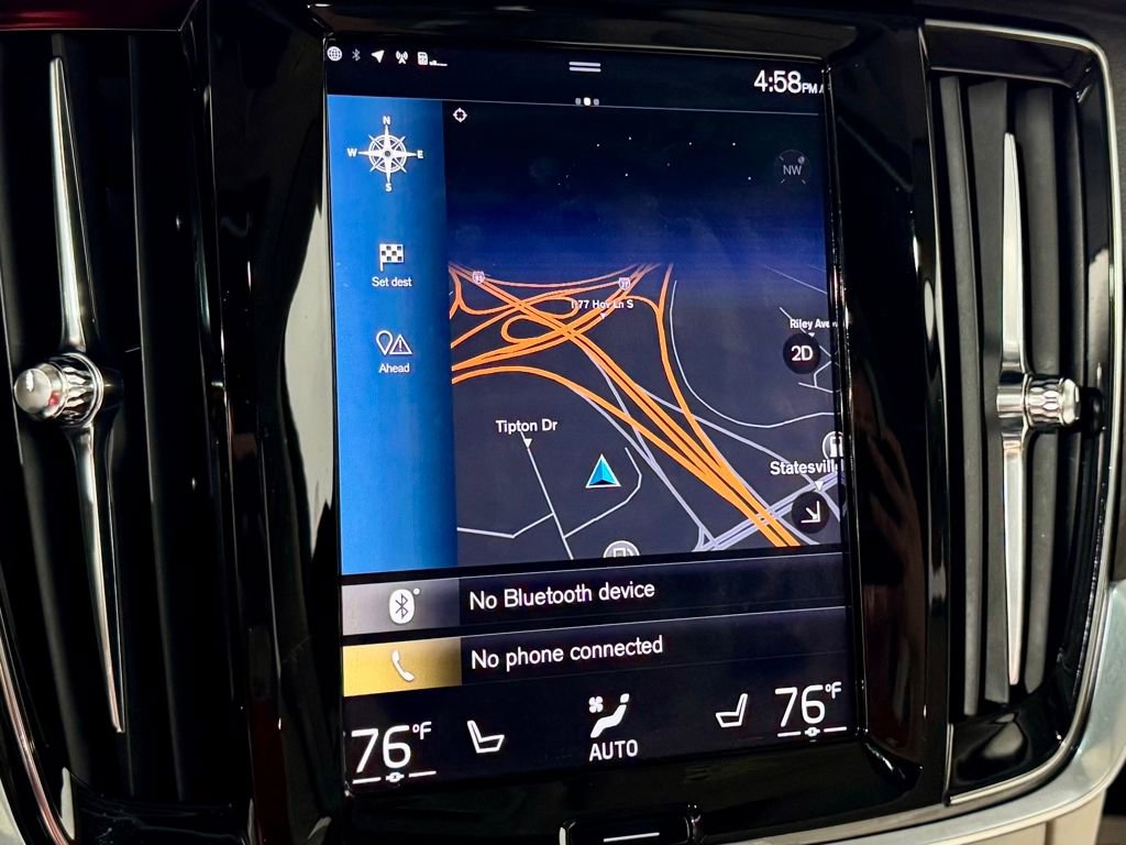 Used 2020 Volvo V90 T6 Cross Country image 4