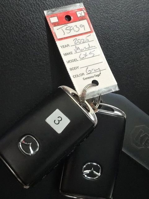 Used 2025 MAZDA CX-5 Carbon Edition image 33