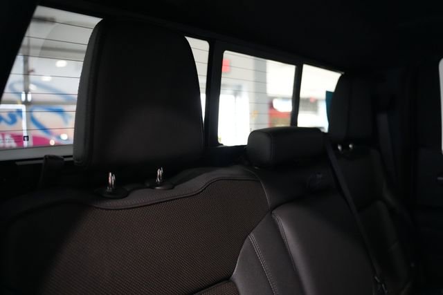 Used 2025 Chevrolet Silverado 1500 High Country w/ Technology Package image 19