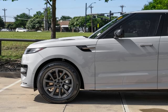 New 2026 Land Rover Range Rover Sport Dynamic SE AWD/4WD image 13