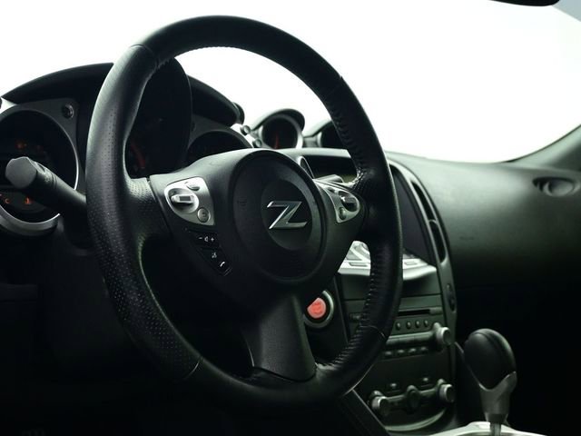 Used 2020 Nissan 370Z Touring Sport image 3