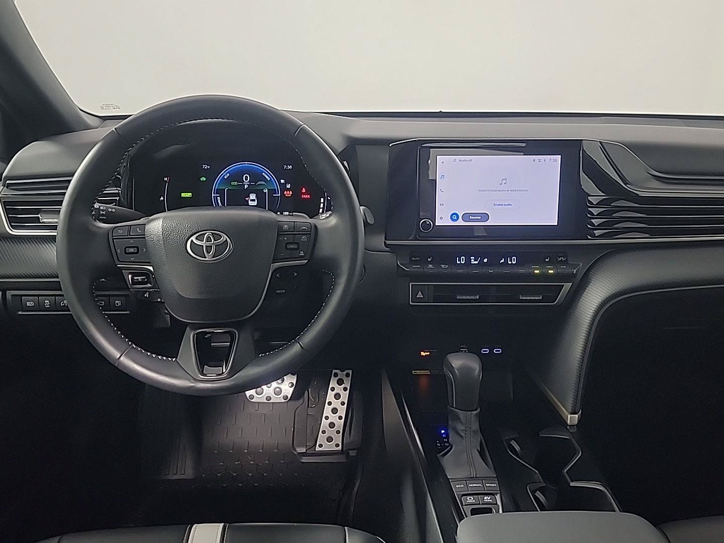 Used 2025 Toyota Camry SE w/ Convenience Package FWD image 19