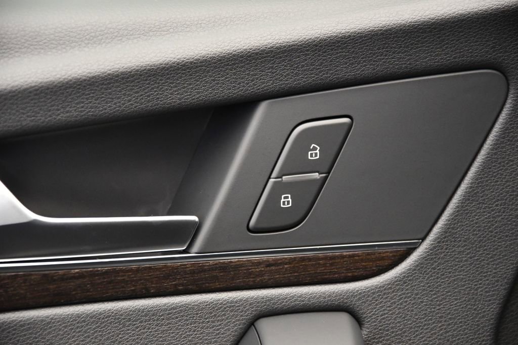 Used 2025 Audi Q5 2.0T Premium image 30