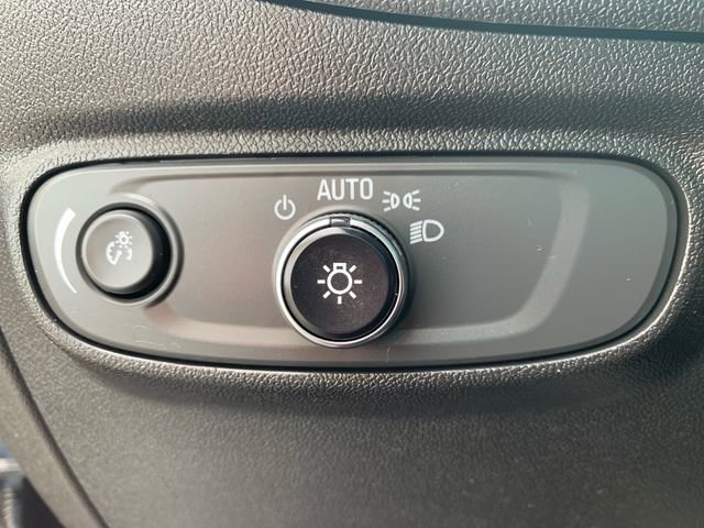 Used 2022 Chevrolet Equinox LT image 28