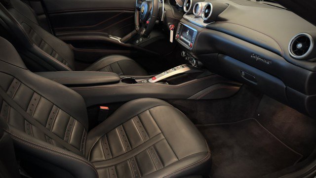 Used 2017 Ferrari California T image 16